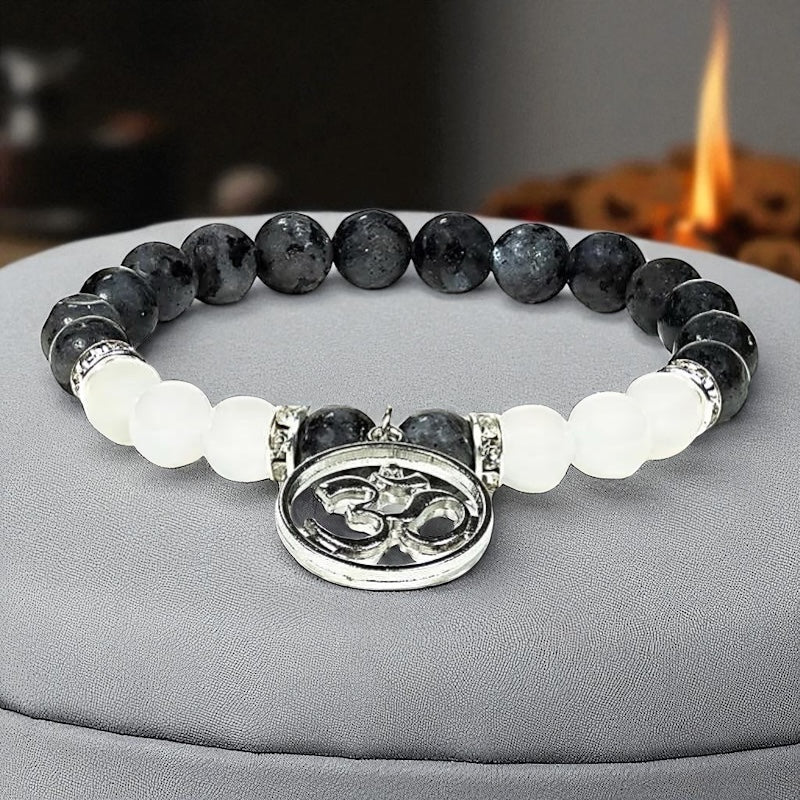 Braccialetto con Labradorite e Agata Bianca - Om | Calma - Intuizione - Chiarezza
