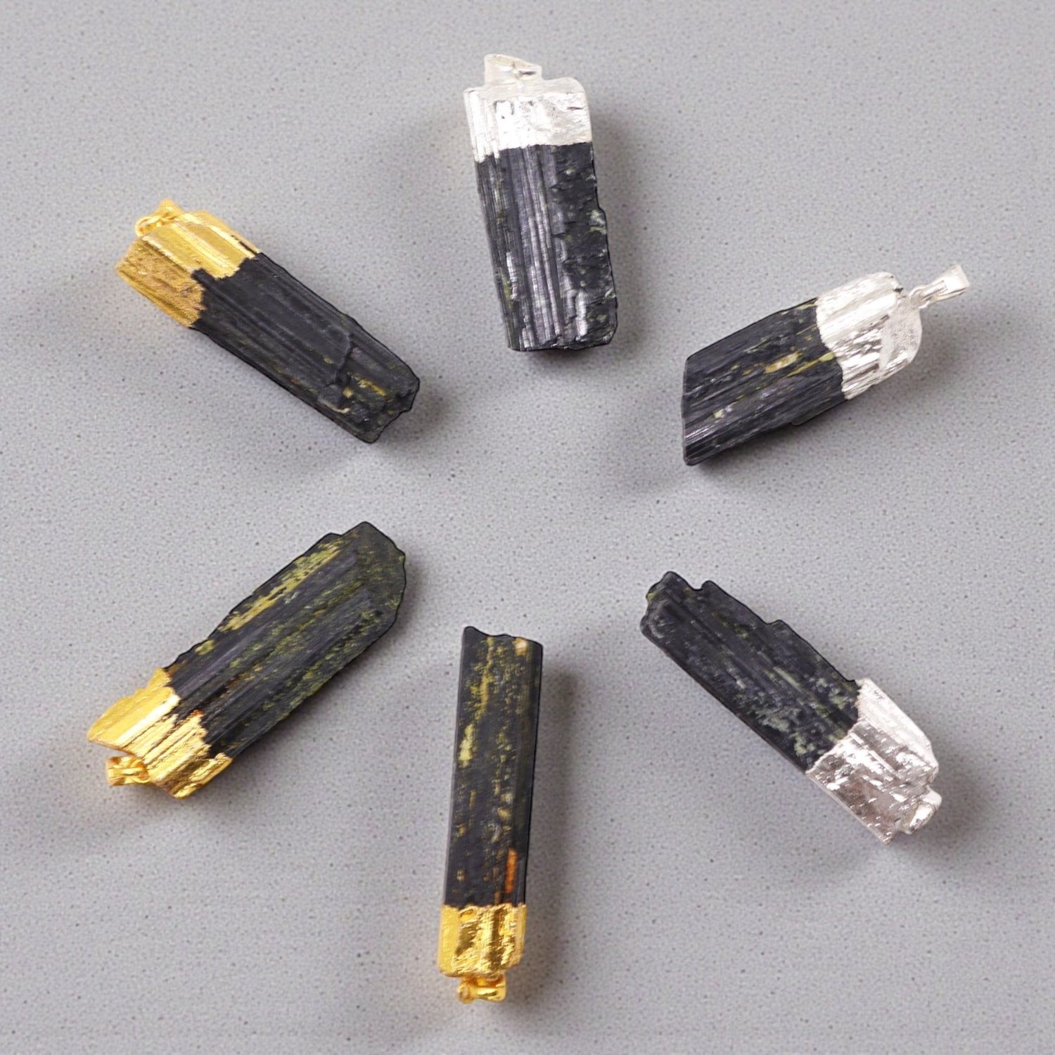 Ciondolo con Tormalina Nera placcato Oro o Argento | Protezione da Negatività - Radicamento - Stabilità